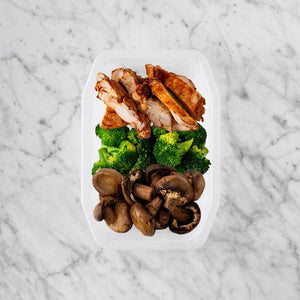 100g Chipotle Chicken Thigh 100g Broccoli 50g Mushrooms