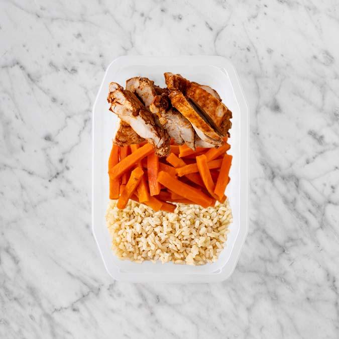 100g Chipotle Chicken Thigh 100g Honey Baked Carrots 250g Brown Rice