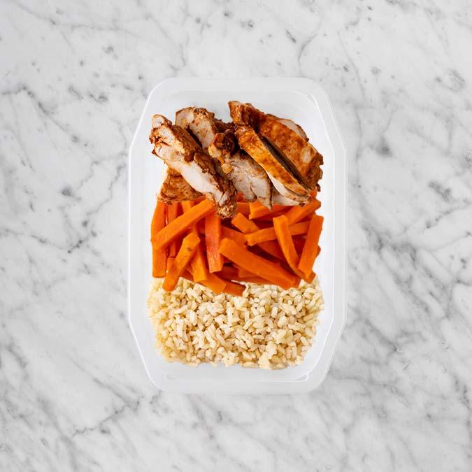 100g Chipotle Chicken Thigh 50g Honey Baked Carrots 150g Brown Rice