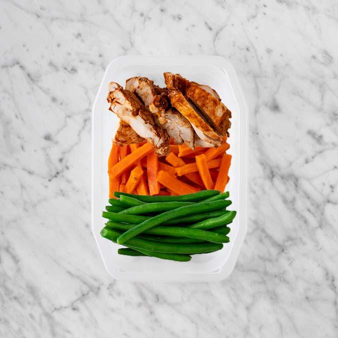 100g Chipotle Chicken Thigh 50g Honey Baked Carrots 50g Green Beans