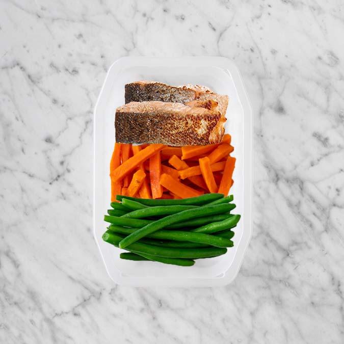100g Salmon 50g Honey Baked Carrots 50g Green Beans