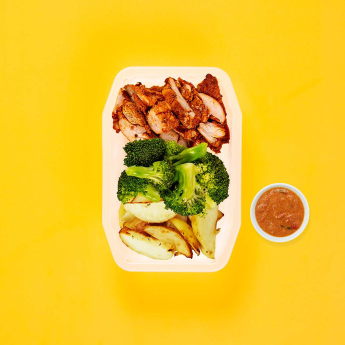 150g Chipotle Chicken Thigh 100g Broccoli 100g Roast Chat Potato Thai Red Curry