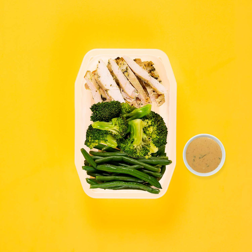 100g Garlic Herb Chicken Breast 100g Broccoli 100g Green Beans Satay Sauce