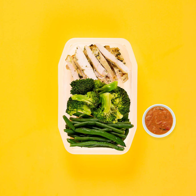 100g Garlic Herb Chicken Breast 100g Broccoli 100g Green Beans Thai Red Curry