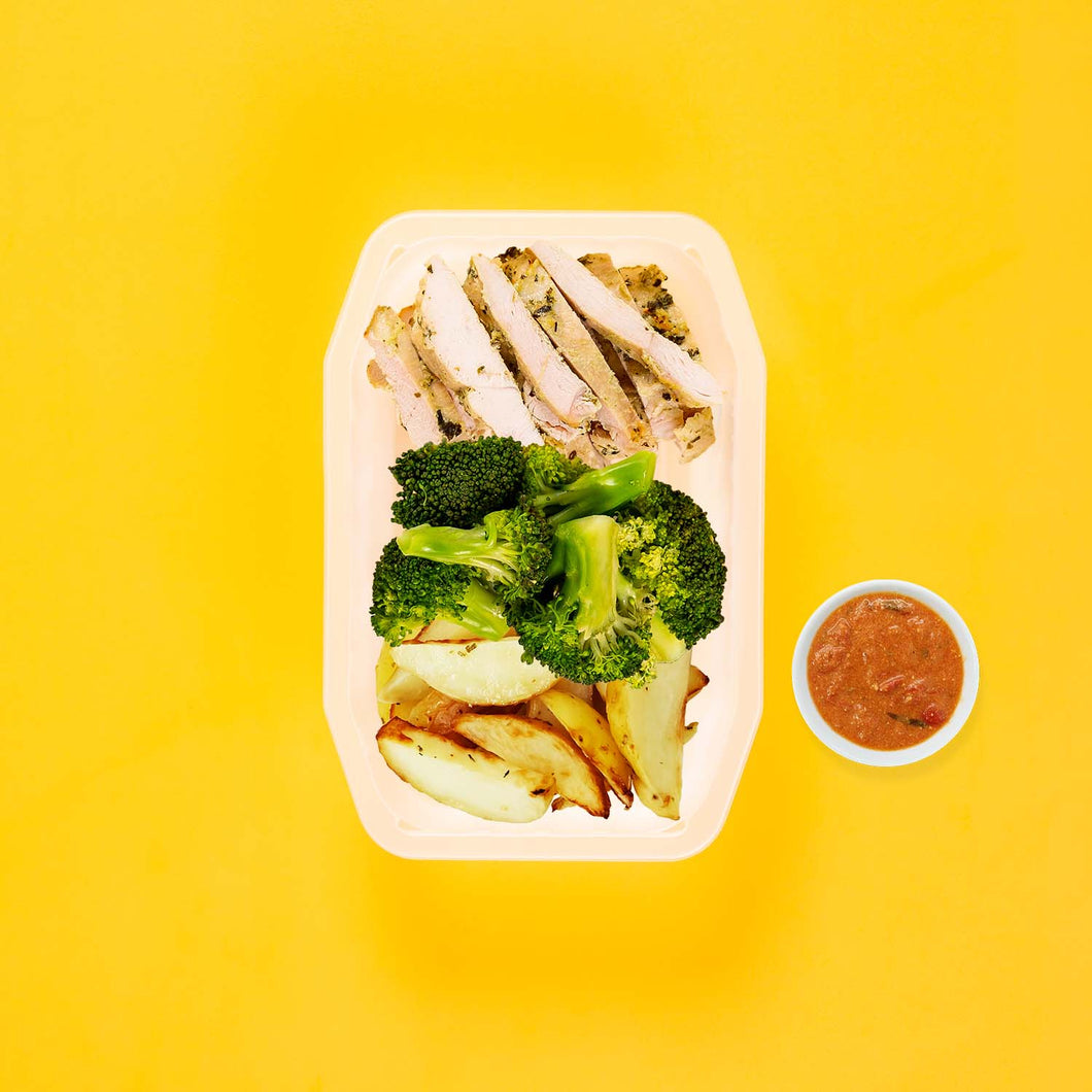 150g Garlic Herb Chicken Breast 100g Broccoli 100g Roast Chat Potato Thai Red Curry