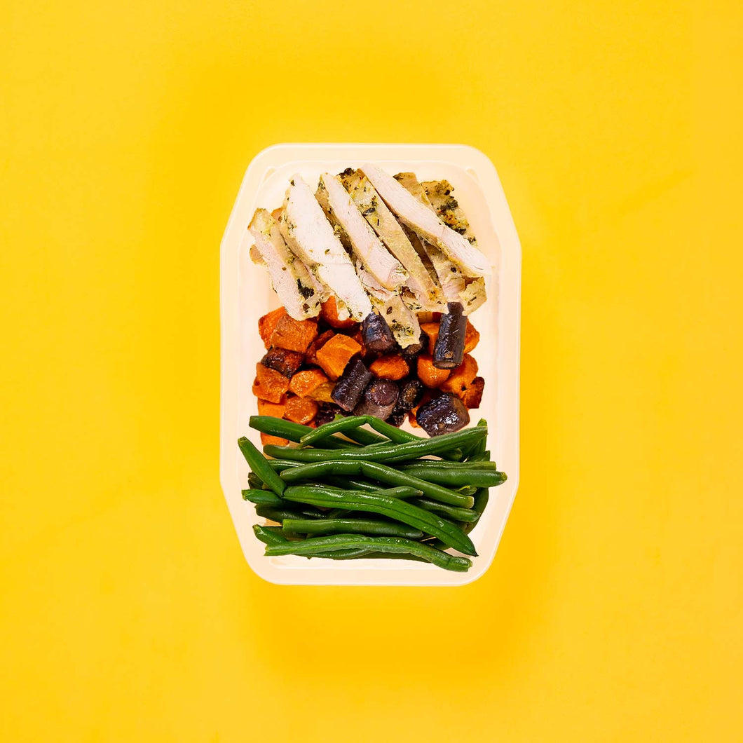 150g Garlic Herb Chicken Breast 100g Tri Baked Carrots 100g Green Beans