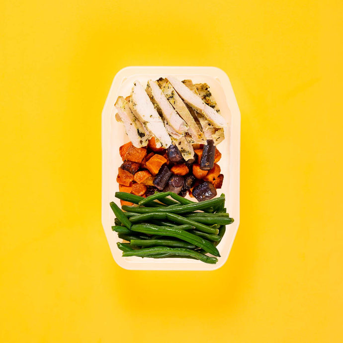 200g Garlic Herb Chicken Breast 100g Tri Baked Carrots 100g Green Beans