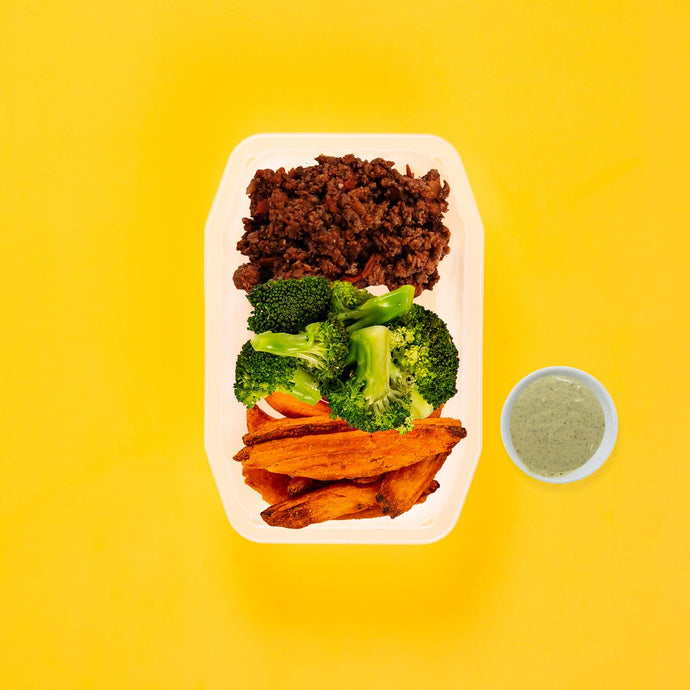 100g Lamb Moussaka 100g Broccoli 100g Sweet Potato Wedges Pesto Cream