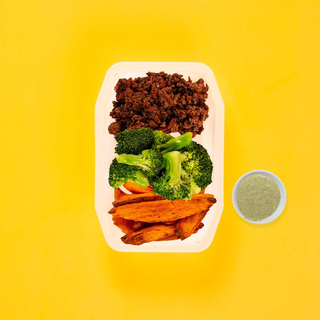 100g Lamb Moussaka 100g Broccoli 100g Sweet Potato Wedges Pesto Cream