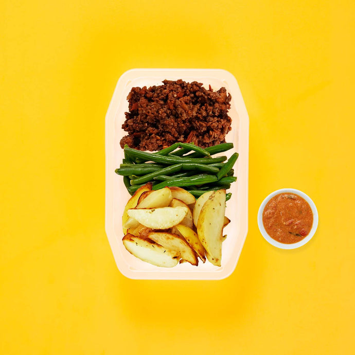 150g Lamb Moussaka 100g Green Beans 100g Roast Chat Potato Thai Red Curry