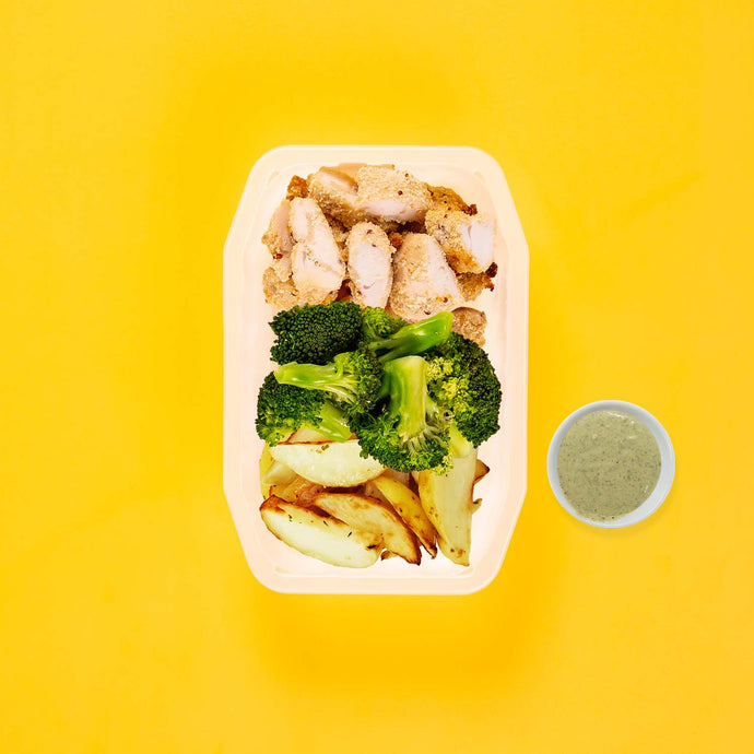 100g Quinoa Chicken Tenders 100g Broccoli 100g Roast Chat Potato Pesto Cream